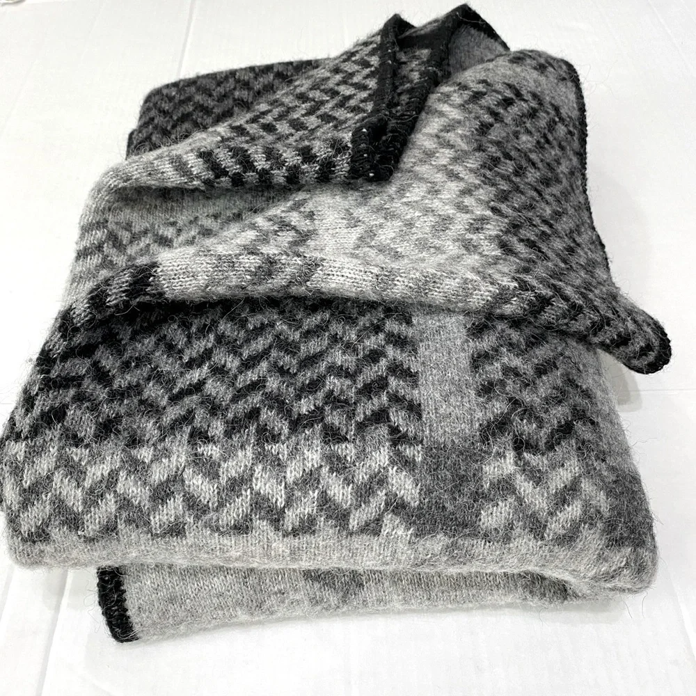 ICEWEAR 100% Icelandic Wool Nordic Black Gray Scandinavian Design Throw Blanket